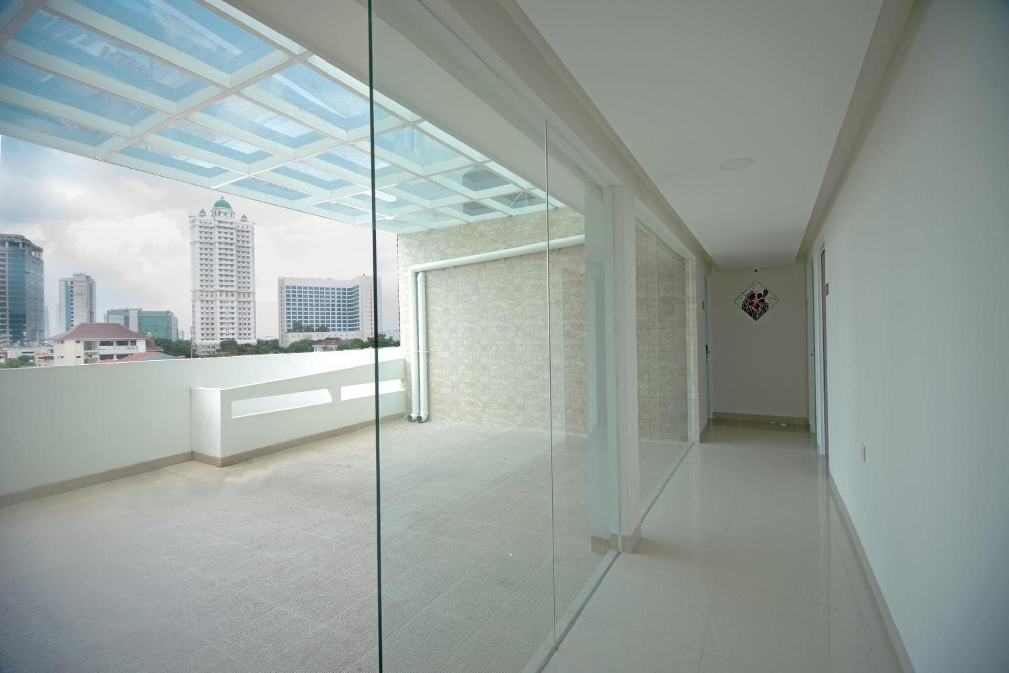 Super Oyo Flagship 101 Apple Platinum Hotel Jakarta Exterior photo
